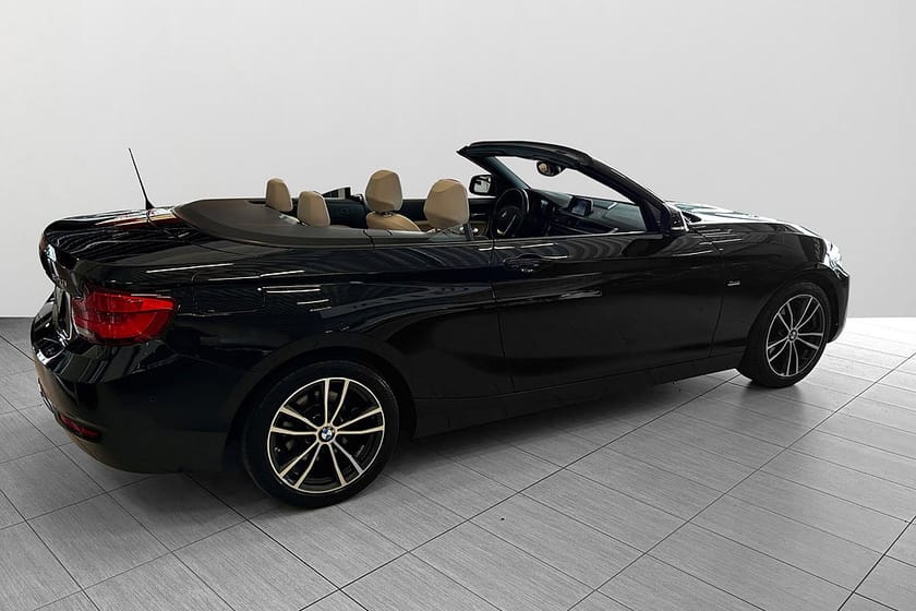 Bild 3 av BMW 220i Cabriolet Convertible Steptronic Sport line