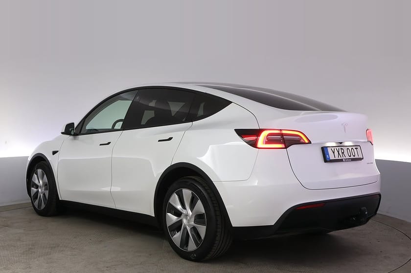 Bild 4 av Tesla Model Y Long Range AWD Autopilot Panorama Drag