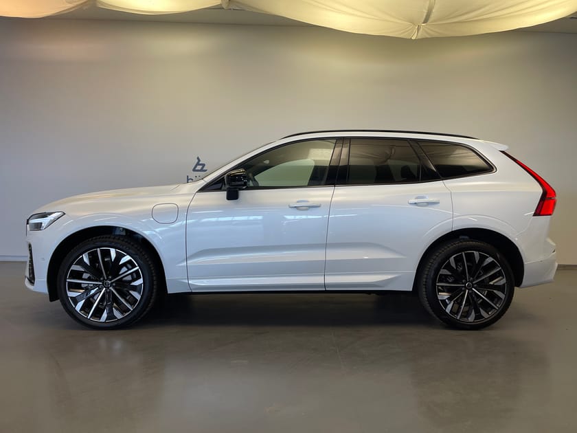 Bild 3 av Volvo XC60 T6 Plus Dark Nordic Edition/ Panorama/ 360 kamera/ Navigation/  10.000kr tillbehör /