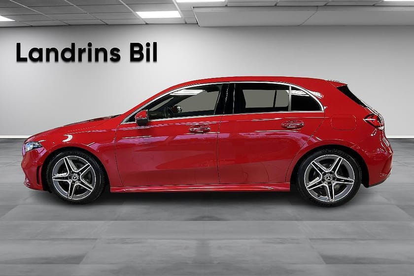 Bild 4 av Mercedes-Benz A 180 d AMG Sport / Panorama / Drag