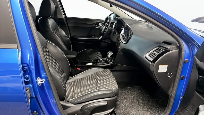 Bild 3 av Kia XCeed Plug-in Hybrid ADVANCE 141 Hk Backkamera