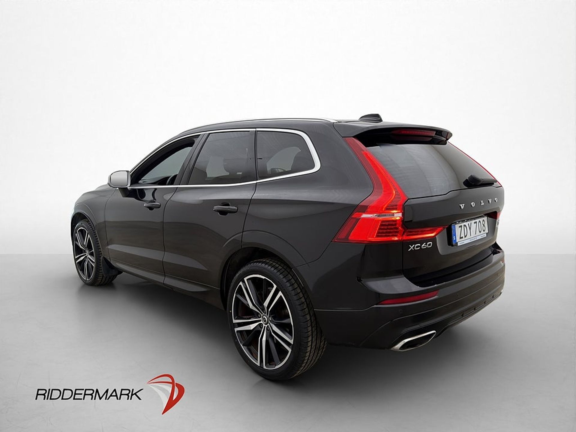 Volvo XC60 2018, photo 6/10