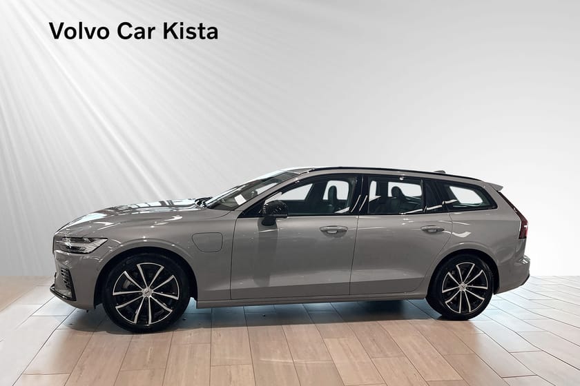 Bild 3 av Volvo V60 T6 Plus Dark Nordic Edition Drag 360Kamera