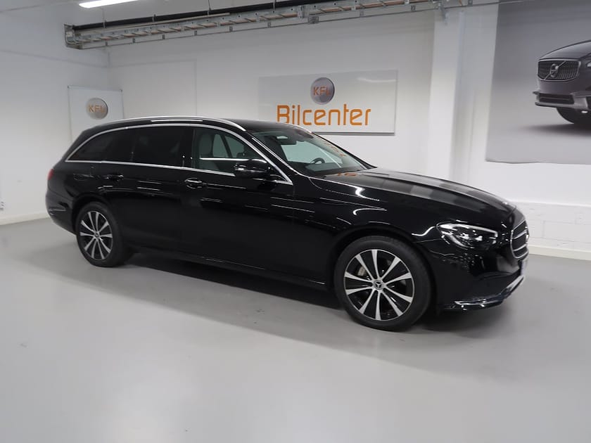 Bild 4 av Mercedes-Benz E 300 T de 4MATIC 4M V-Däck ingår Widescreen-Drag-Kamera-Navi-BT