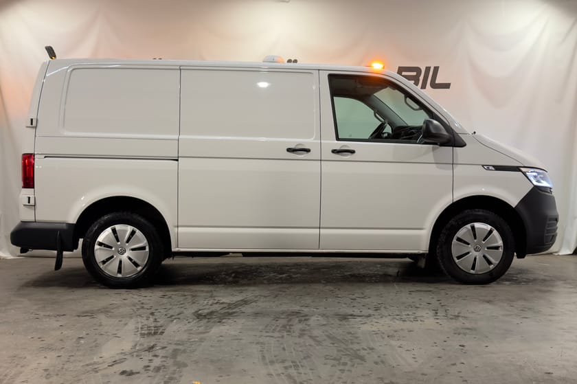 Bild 5 av Volkswagen Transporter T30 2.0 TDI DRAG KAMERA VÄRMARE VERKSTADSKÅP MOMSBIL