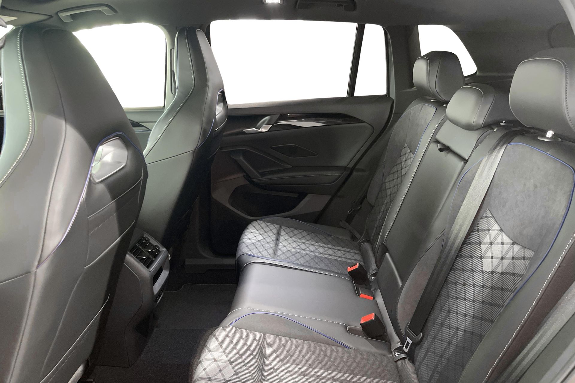 Volkswagen Tiguan 2025, bild 4/4