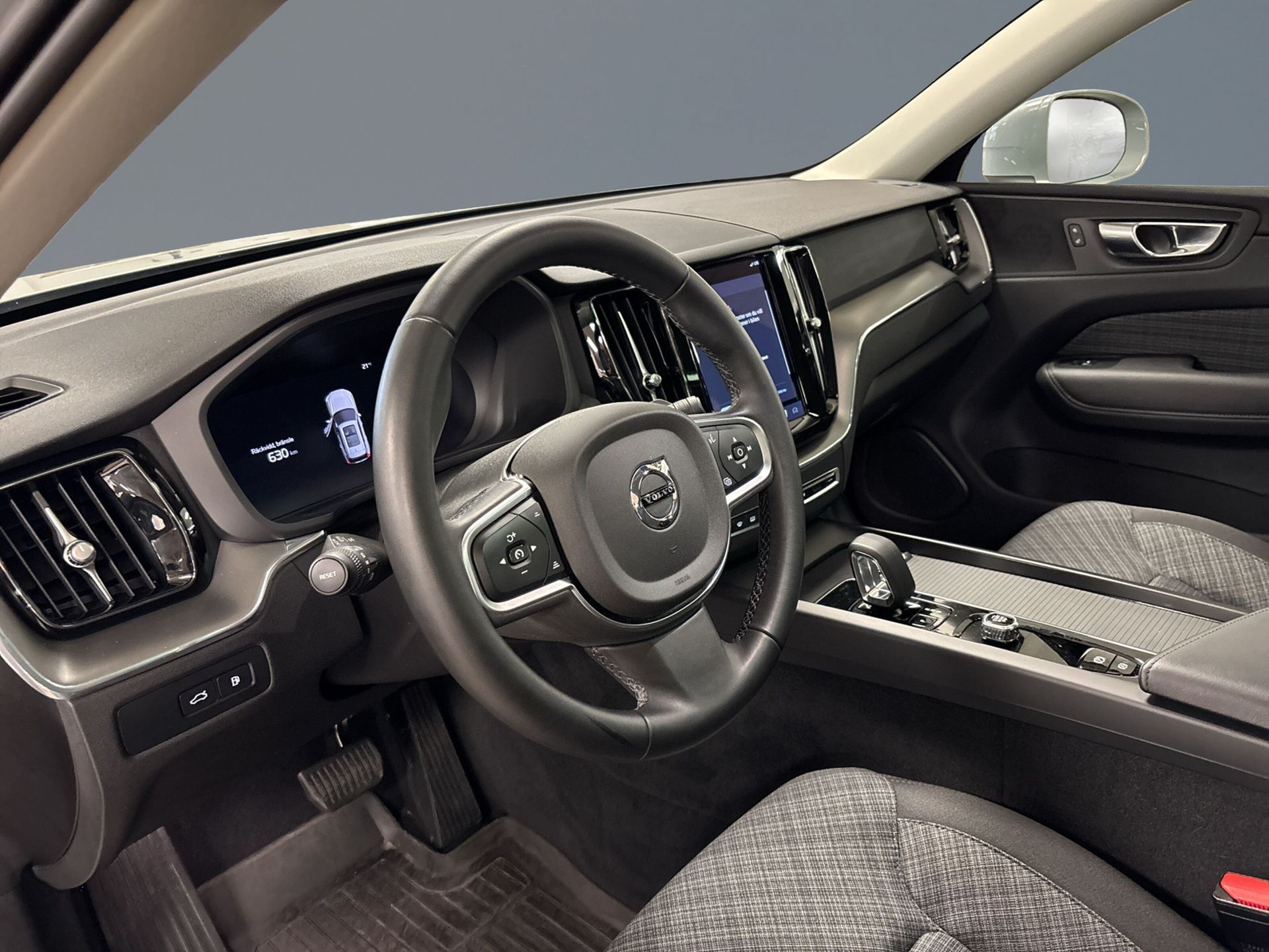 Volvo XC60 T6 AWD Core Special Edition 2025, photo 5/10