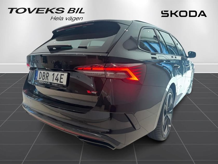 Bild 4 av Škoda Octavia Kombi RS 2.0TSI|265hk|DCC CHASSIS|Drag|Värmare