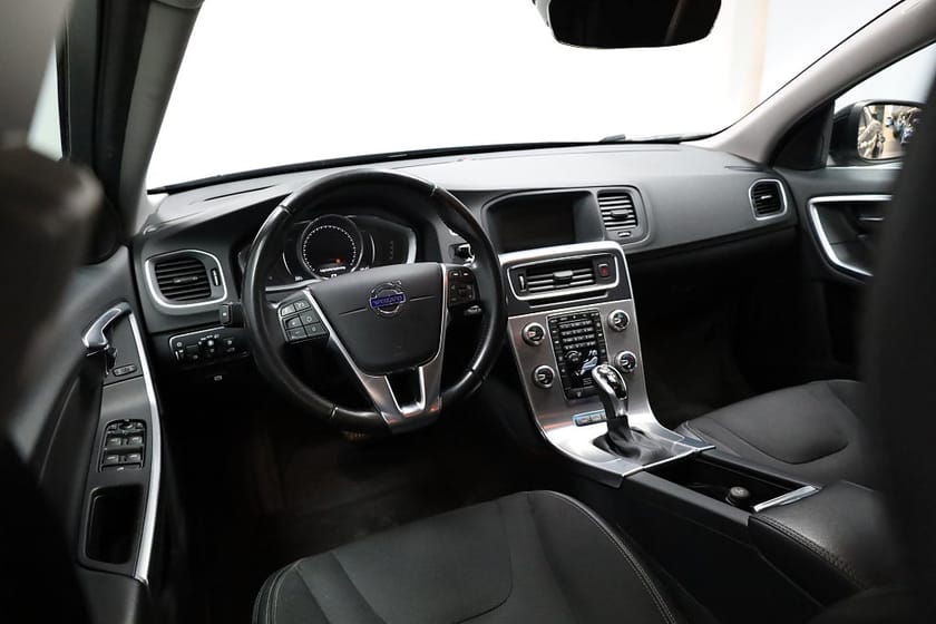 Bild 3 av Volvo V60 D5 Twin Engine AWD | Dragkrok | Momentum