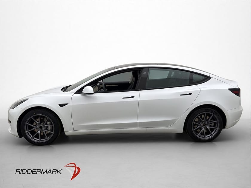 Bild 1 av Tesla Model 3 Standard Range Plus 325hk Kamera Pano Svensksåld