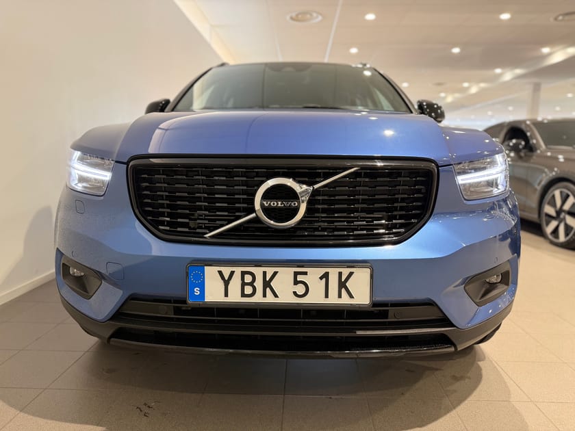 Bild 2 av Volvo XC40 Recharge T5 R-Design / Backkamera / Navigation / Elektriskt säte / 10 000kr tillbehör /