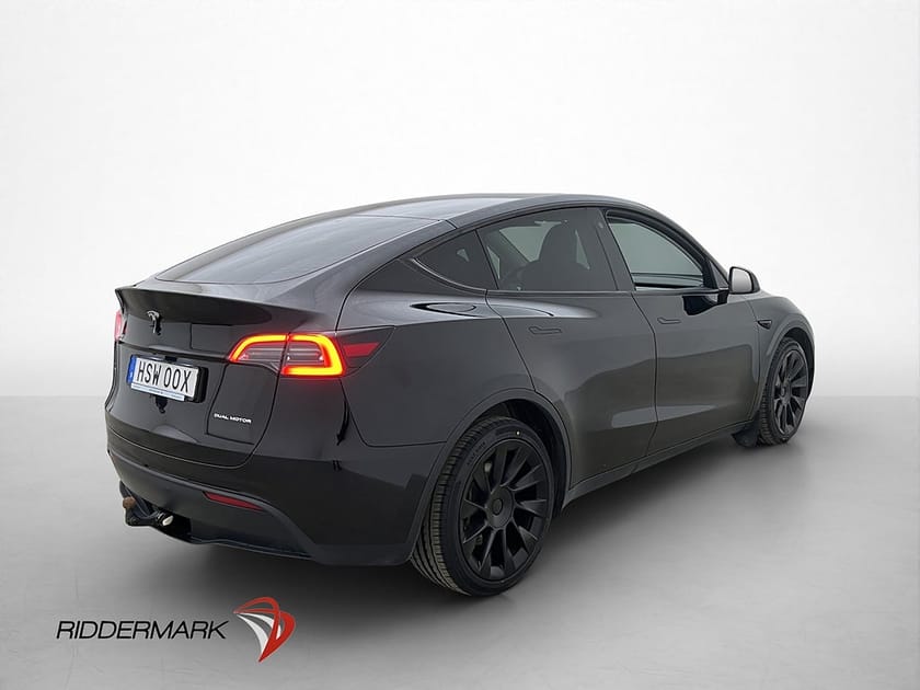 Bild 5 av Tesla Model Y Long Range AWD Dragkrok MOMS Svensksåld