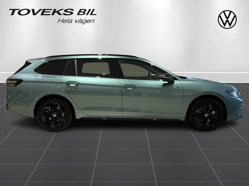 Bild 2 av Volkswagen Passat Variant eHybrid 272 DSG6 R-LINE