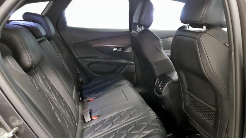 Bild 5 av Peugeot 3008 HYBRID4 300 GT AWD Drag Navigation