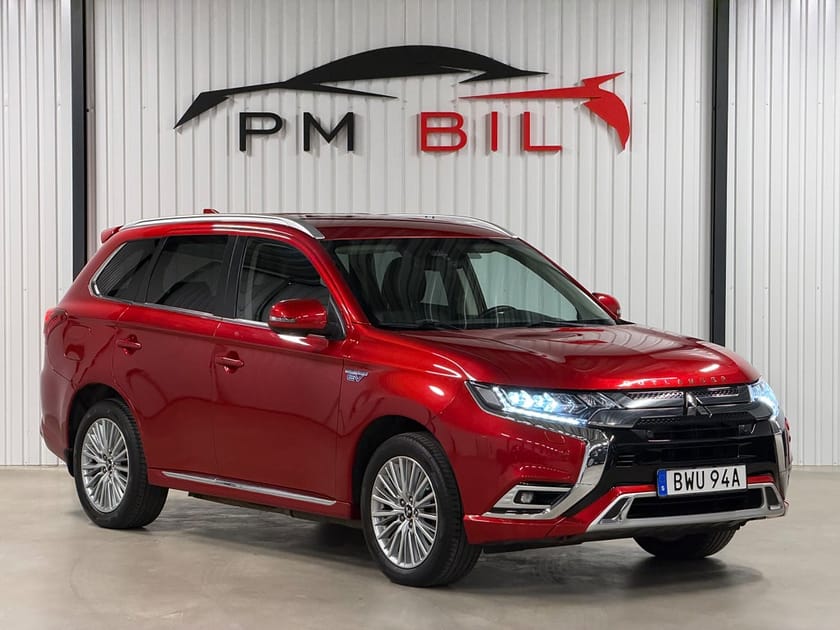 Bild 2 av Mitsubishi Outlander PHEV CVT / Comfort / Drag / En Brukare / Red Diamond /