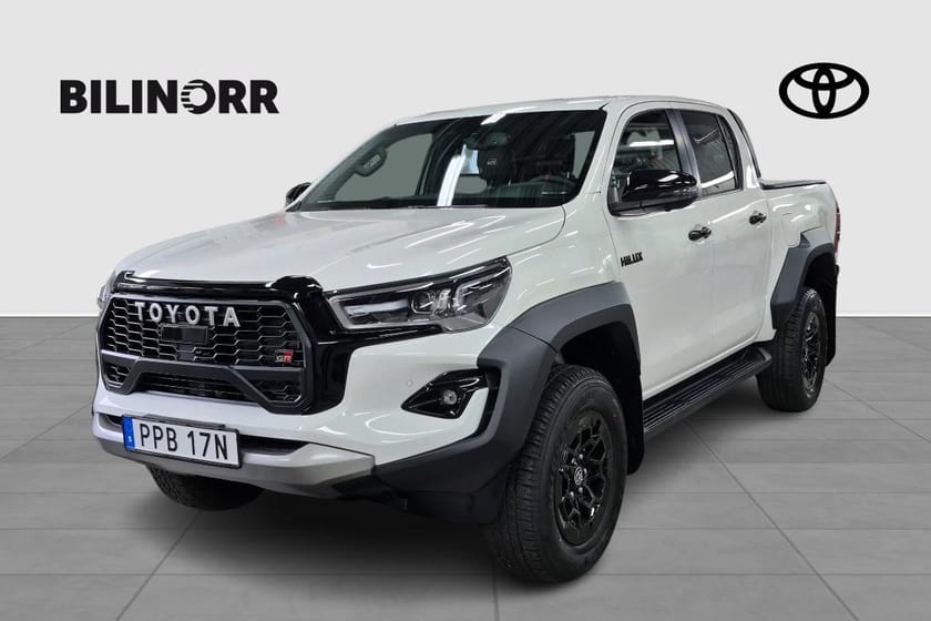 Bild 1 av Toyota Hilux Dubbelhytt D-CAB 2,8 D-4D AUT6 4WD GR SPORT II - Leverans Maj