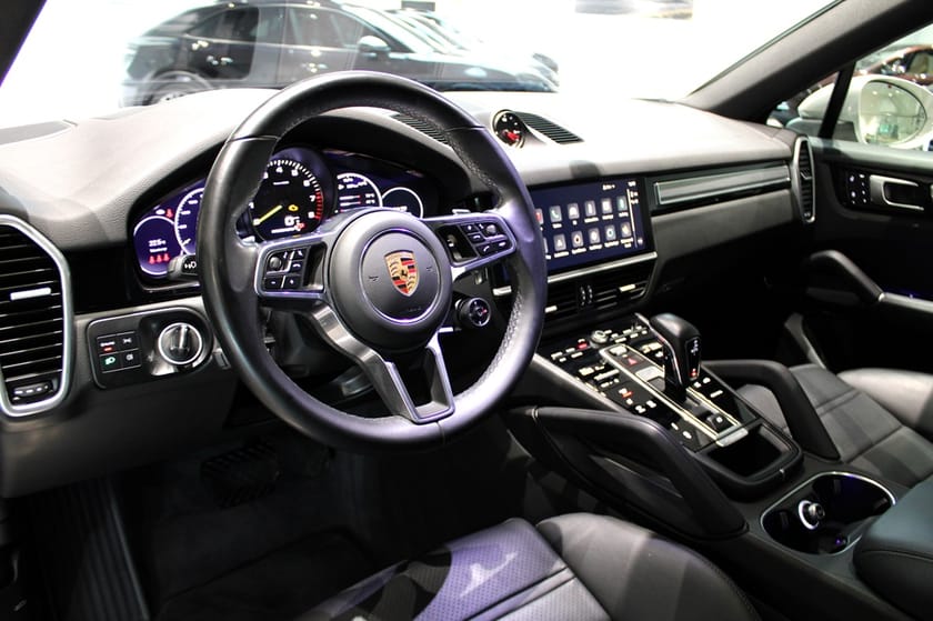 Bild 3 av Porsche Cayenne E-Hybrid Coupé Platinum Edition