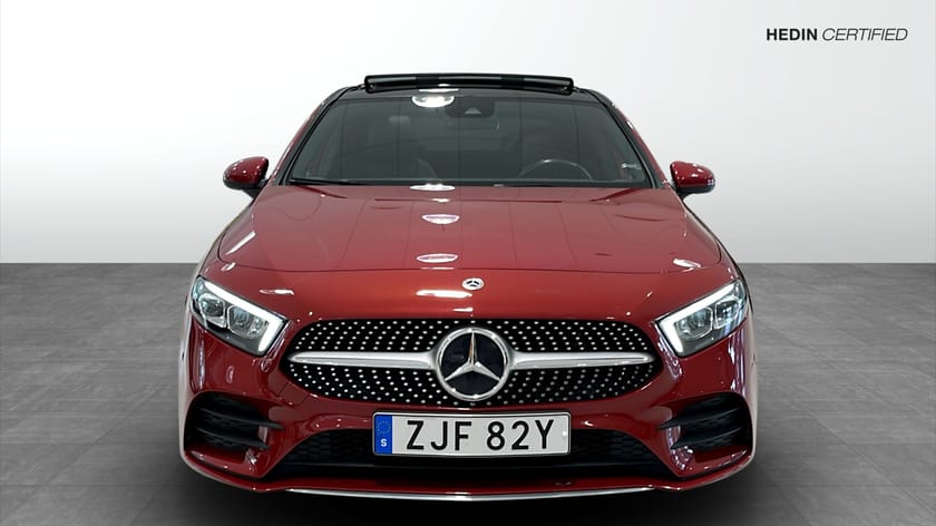 Bild 2 av Mercedes-Benz A 200 Sedan AMG-Line / Panorama / Widescreen