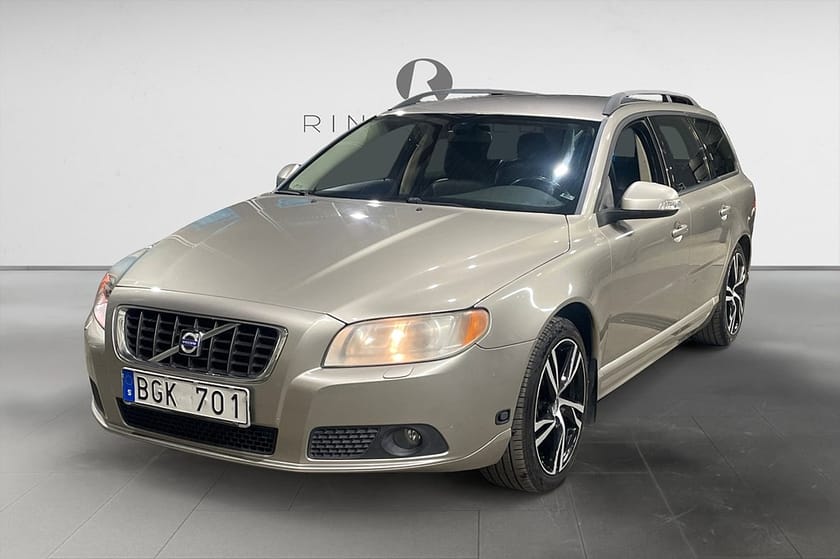 Bild 1 av Volvo V70 2.5FT 200 HK MOMENTUM DRAG PDC M&K 19900MIL NYSERV 18"