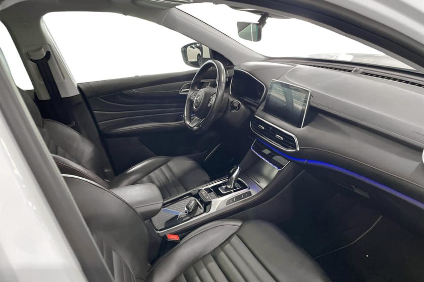 Bild 4 av MG EHS PHEV LUXURY PLUG-IN HYBRID - VINTERHJUL