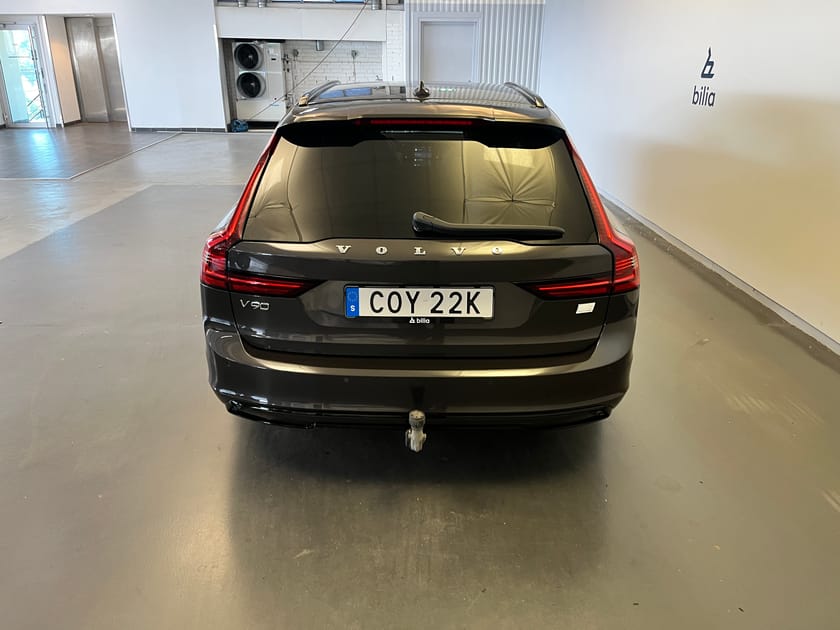 Bild 4 av Volvo V90 Recharge T6 Plus Dark / Tonade rutor / Navigation / Backkamera /