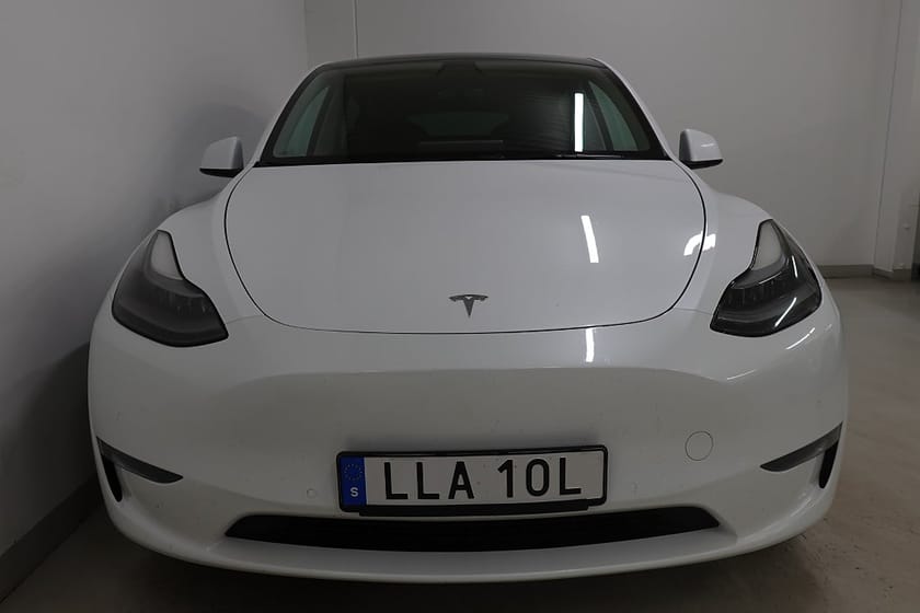 Bild 3 av Tesla Model Y Long Range AWD 360° Pano Premium Autopilot 514hk