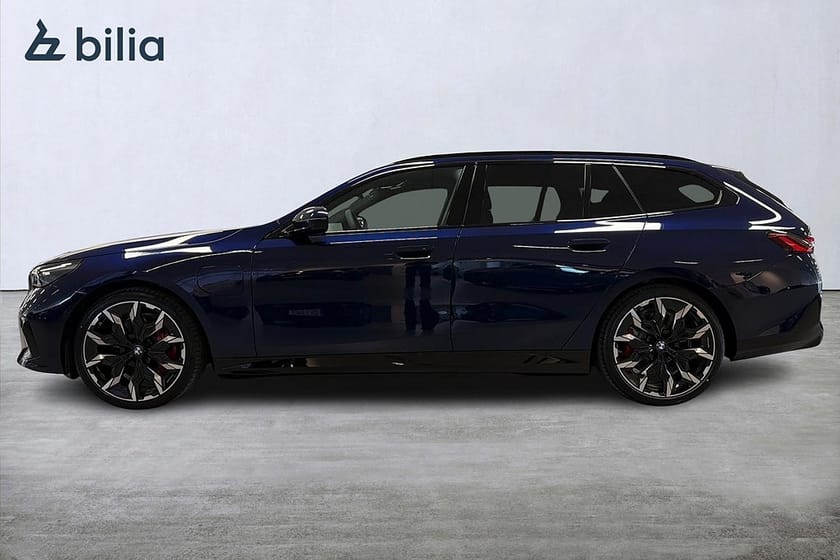 Bild 3 av BMW 550e xDrive Touring 550 M-sport Pro | DEMO | Panorama | B&W