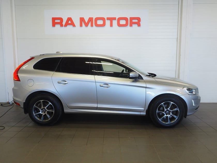 Bild 4 av Volvo XC60 D4 AWD Aut Ocean Race Business Edt Drag Skinn Navi