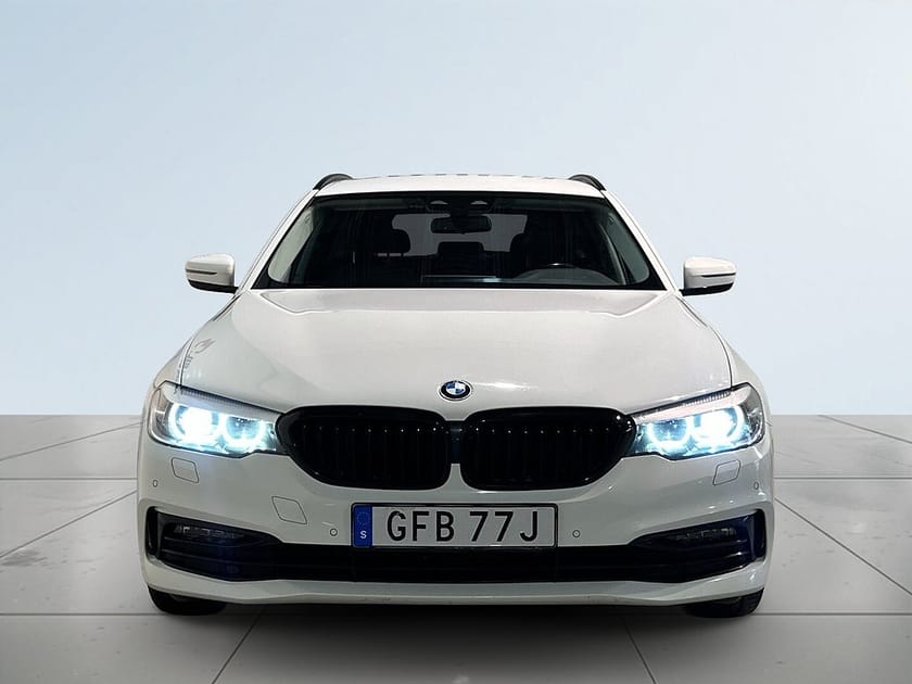 Bild 3 av BMW 520d xDrive Touring Sport line Drag Kamera Dvärm GPS SoV