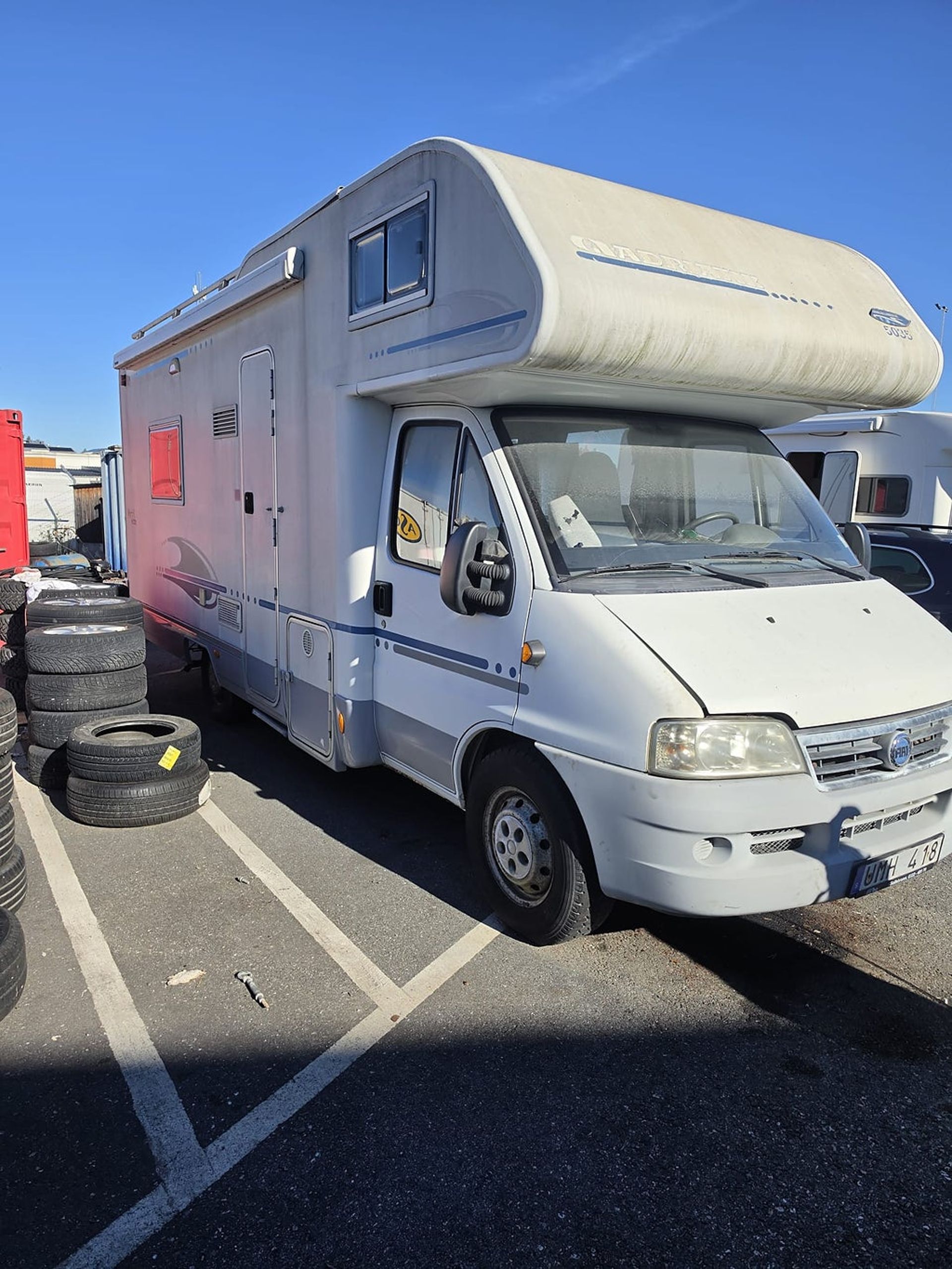 Adria Mobil Campervan Fiat 2.8 JTD 2004, bild 2/10