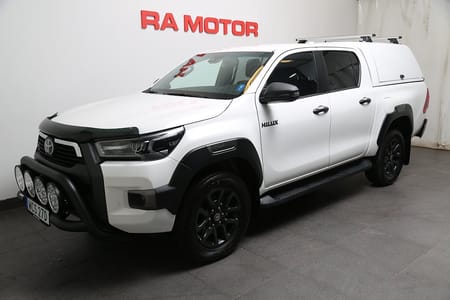 Toyota Hilux Dubbelhytt 2,8 MHEV 204hk Invincible 4WD Flak/Kåpa Moms
