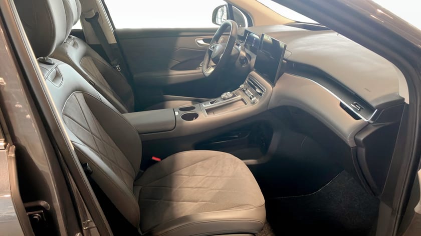 Bild 3 av MG S6 EV Dual Motor LUXURY 77 KWH AWD - LADDKORT 15 000KR
