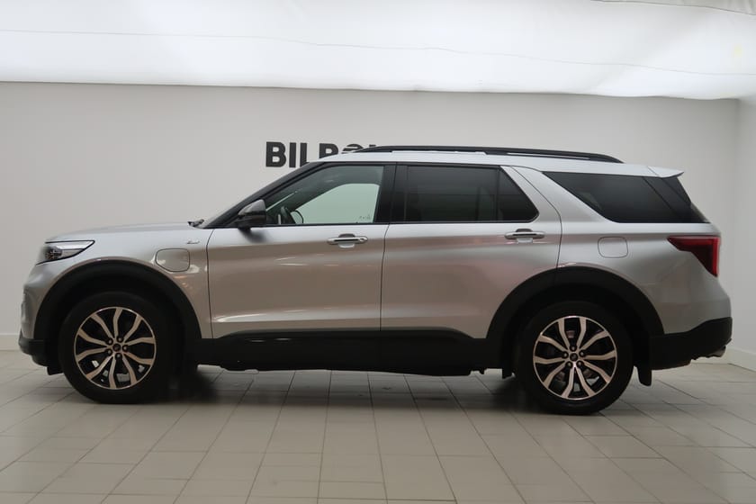 Bild 2 av Ford Explorer Plug-In Hybrid 3.0 457 PHEV ST-Li AWD 5-d A II/Pano/360K
