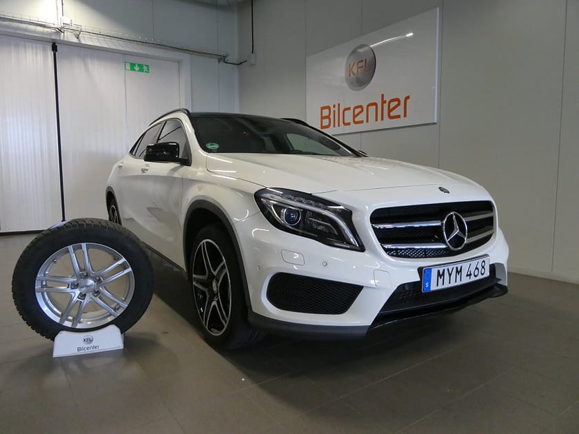 Bild 1 av Mercedes-Benz GLA 220 d 4MATIC AMG Line Aut-Pano-Kamera-H&K-Nyservad-SoV