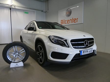 Mercedes-Benz GLA 220 d 4MATIC AMG Line Aut-Pano-Kamera-H&K-Nyservad-SoV