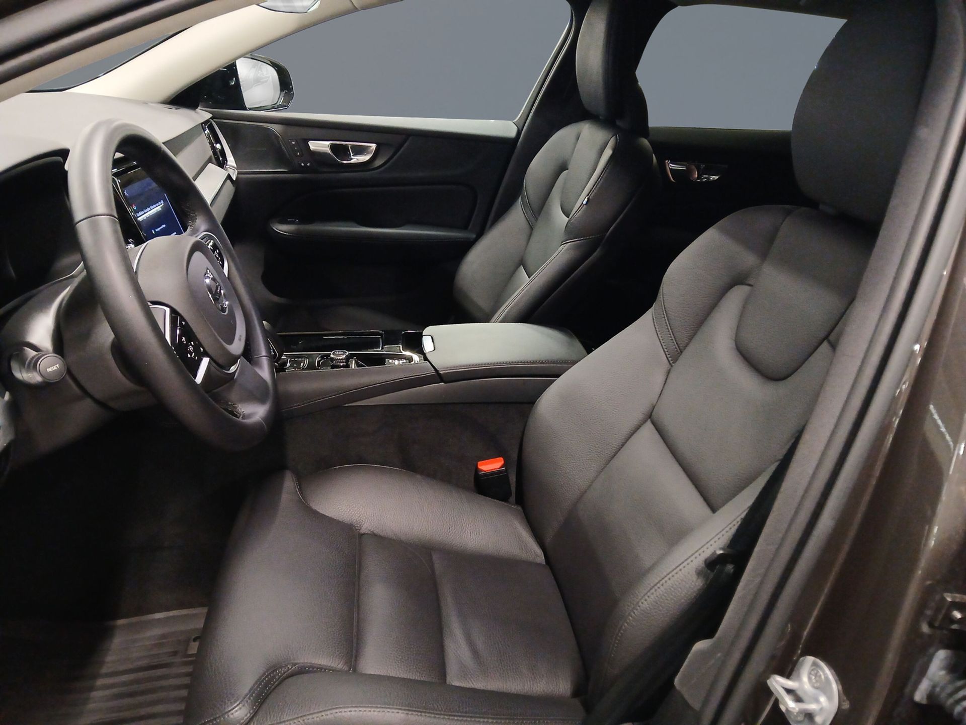 Volvo V60 T6 Plus Dark Nordic Edition 2025, bild 5/10