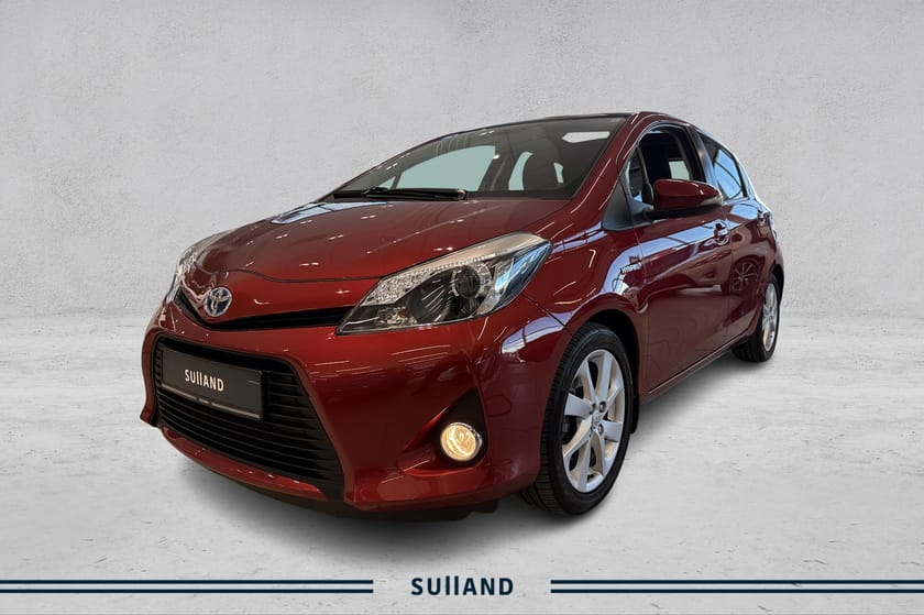 Bilde 1 av Toyota Yaris Hybrid 1.5 Hybrid/ Topputstyrt / Panorama / Delskinn / Lav km
