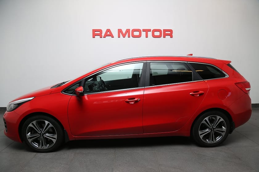 Bild 2 av Kia cee'd_sw 1,6 CRDi 136hk GT-Line Kombi Aut Navi Kamera Motorv