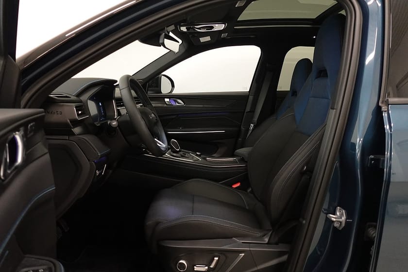 Bild 5 av Lynk & Co 01 PHEV DCT EMOMS Panorama Adap-F Ambient 360° Infinity