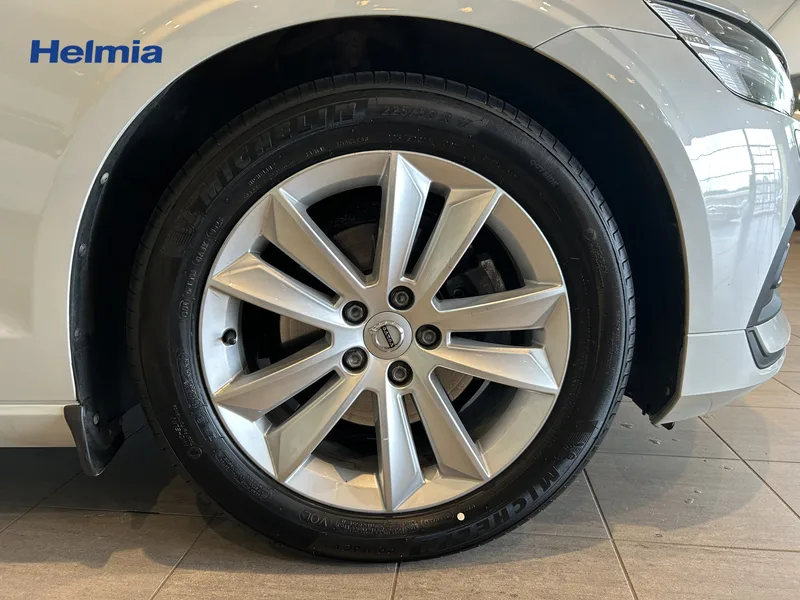 Bild 13 av 15 – Volvo V60 D4 Momentum Advanced Edition