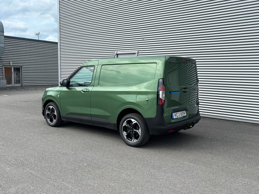 Bild 2 av Ford E-Transit Courier SKÅP LIMITED ELMOTOR 100/KW/136HK 1-VXL