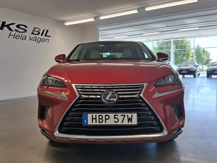 Bild 2 av Lexus NX 300h AWD 2.5 Executive 197hk