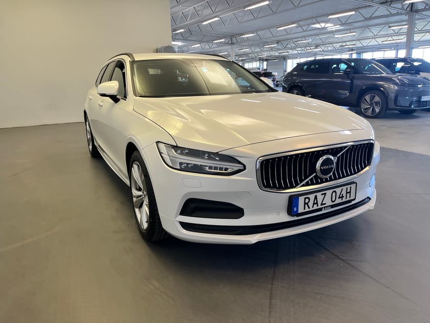 Bild 4 av Volvo V90 B4 Bensin Core/ Backkamera/ Navigation/ BLIS/ 10.000kr Tillbehör/