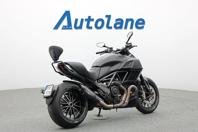 Bild 5 av Ducati Diavel *Brembo, G.P.R Slip-On
