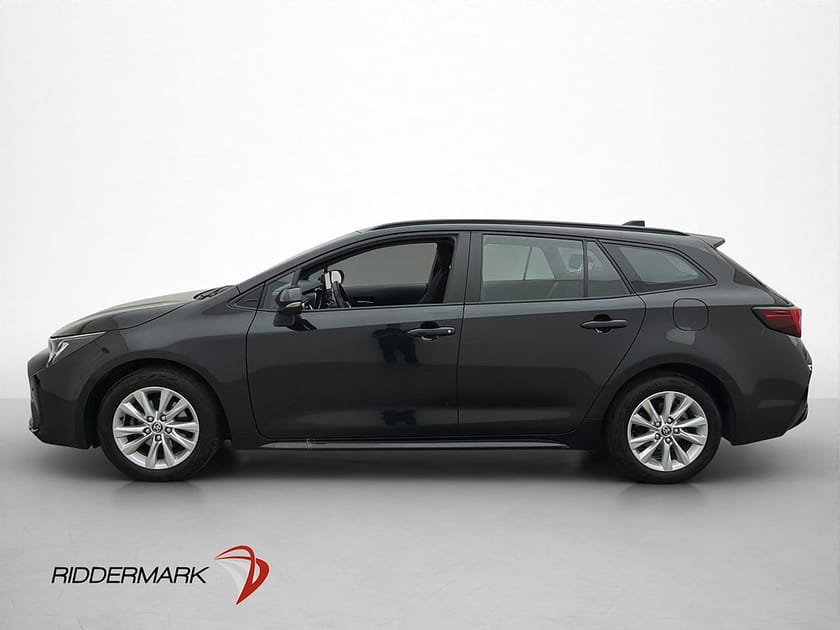 Bild 4 av Toyota Corolla Touring Sports Hybrid Active Plus Kamera Cockpit
