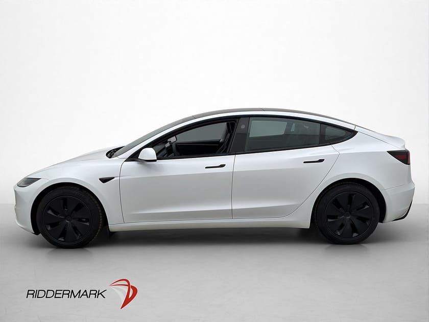 Bild 5 av Tesla Model 3 Long Range AWD Autopilot Dragkrok Svensksåld
