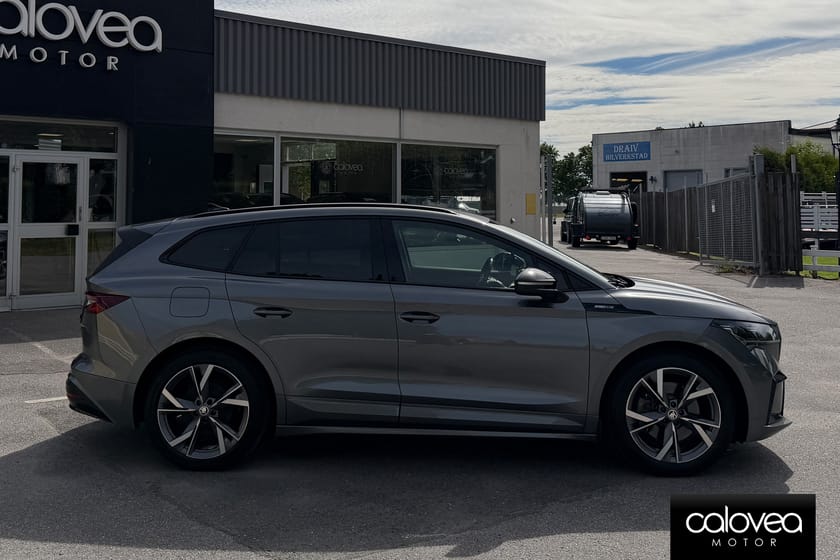 Bild 2 av Škoda Enyaq iV 80 Skoda Sportline 204 hk Automat - Elinfällbar dragkrok, Sportline