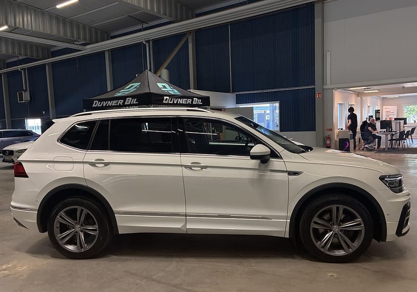 Bild 3 av Volkswagen Tiguan Allspace 7-sätes 7-sits 2.0TDI 4M R-Line | Rattvärme | Drag | Värmare