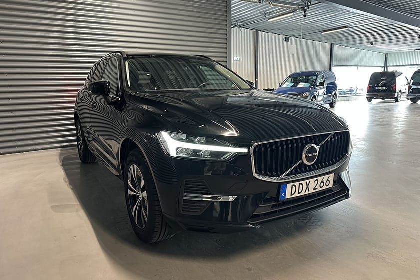 Bild 3 av Volvo XC60 B4 Momentum Advanced Edition II Backkamera Värmare Eu6