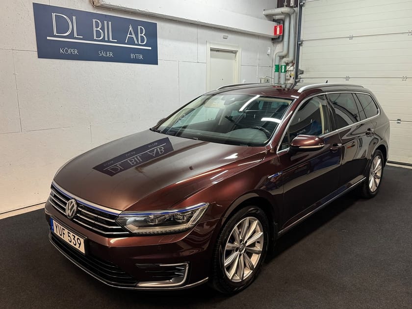Bild 1 av Volkswagen Passat Variant GTE 1.4 TSI EXECUTIVE ACT 218hk Euro 6|COCKPITT|VÄRMARE